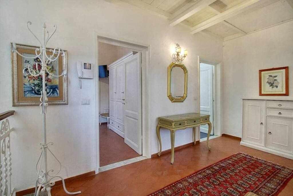 דירות פירנצה Santa Croce Elegant With Garage מראה חיצוני תמונה
