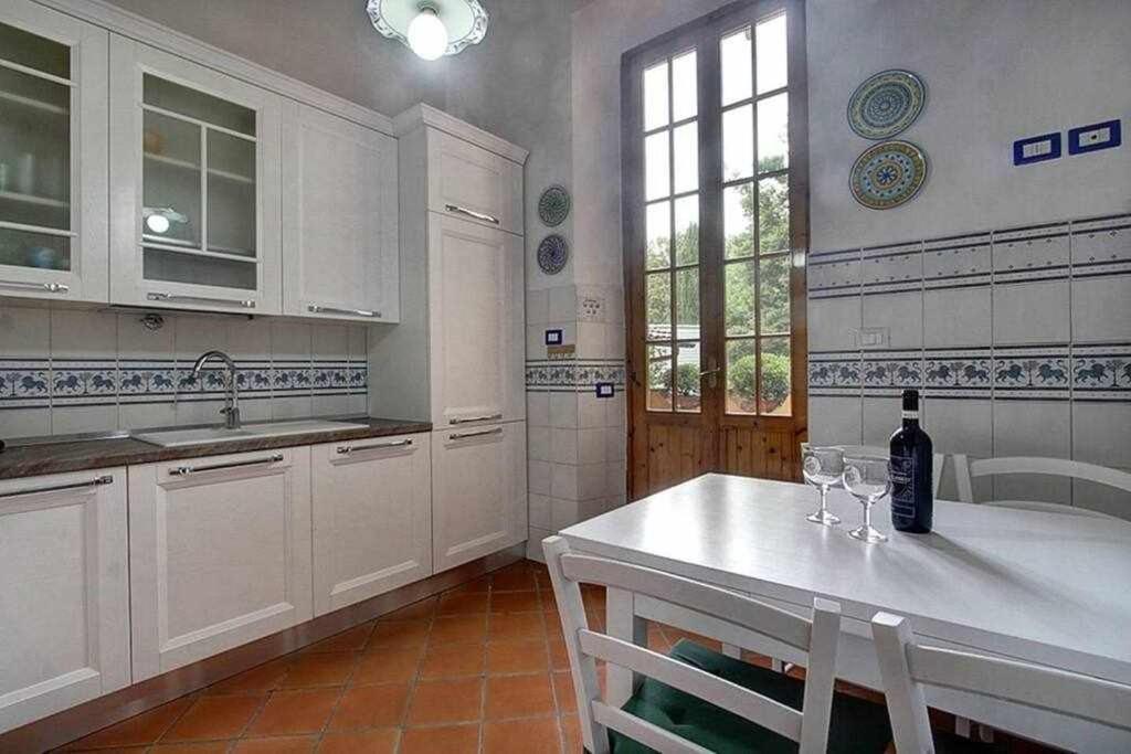 דירות פירנצה Santa Croce Elegant With Garage מראה חיצוני תמונה